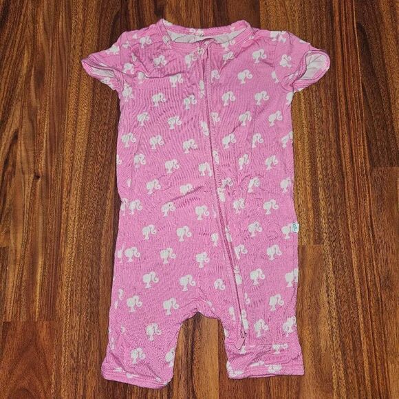 Posh Peanut Pink Barbie Limited Edition Bamboo Short Zipper Romper Baby Size 9-1 - Picture 1 of 4